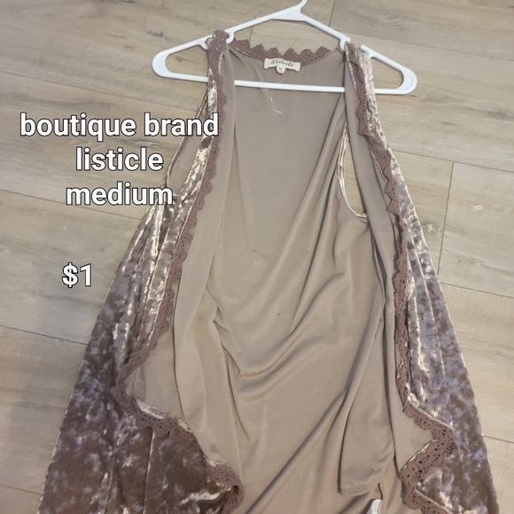 Clothes - Picture 5 of 8